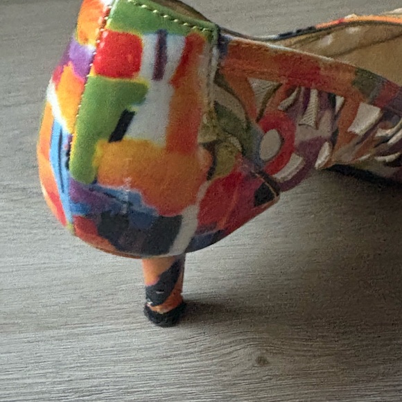 J. Renee Women's Winset Rainbow Floral Kitten Heels - SIZE 6.5 - Picture 14 of 16